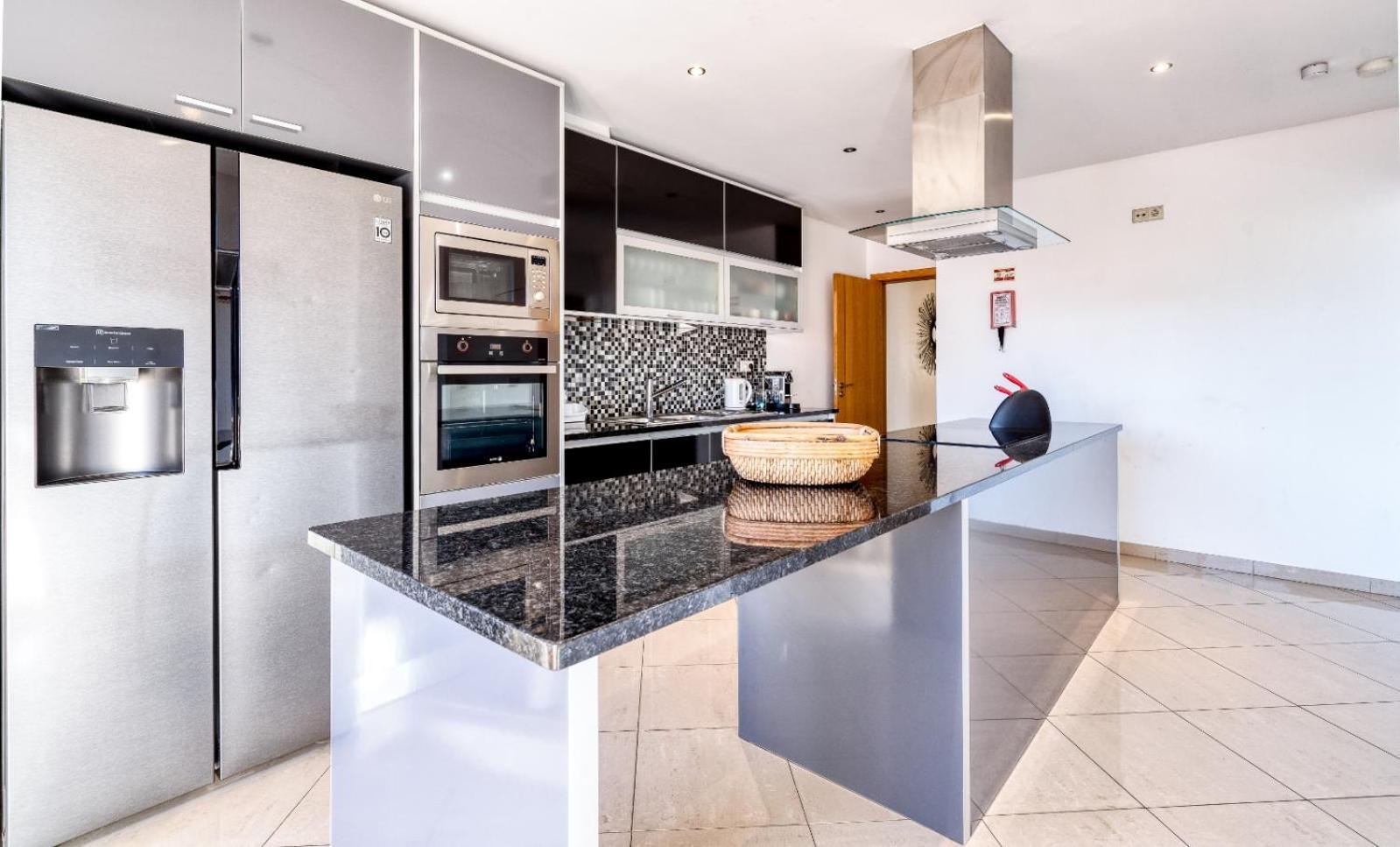 Full Private 300Sqm Villa Jacuzzi Heated Pool Ideal & Quiet Location 알부페이라 외부 사진