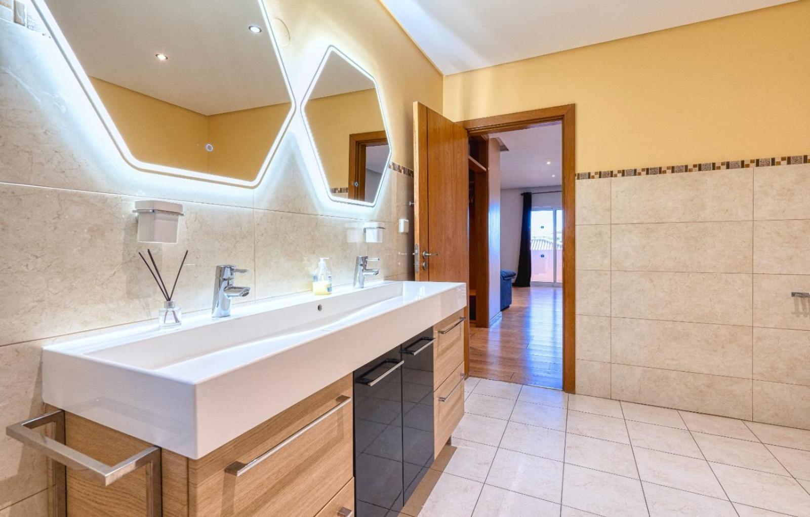 Full Private 300Sqm Villa Jacuzzi Heated Pool Ideal & Quiet Location 알부페이라 외부 사진