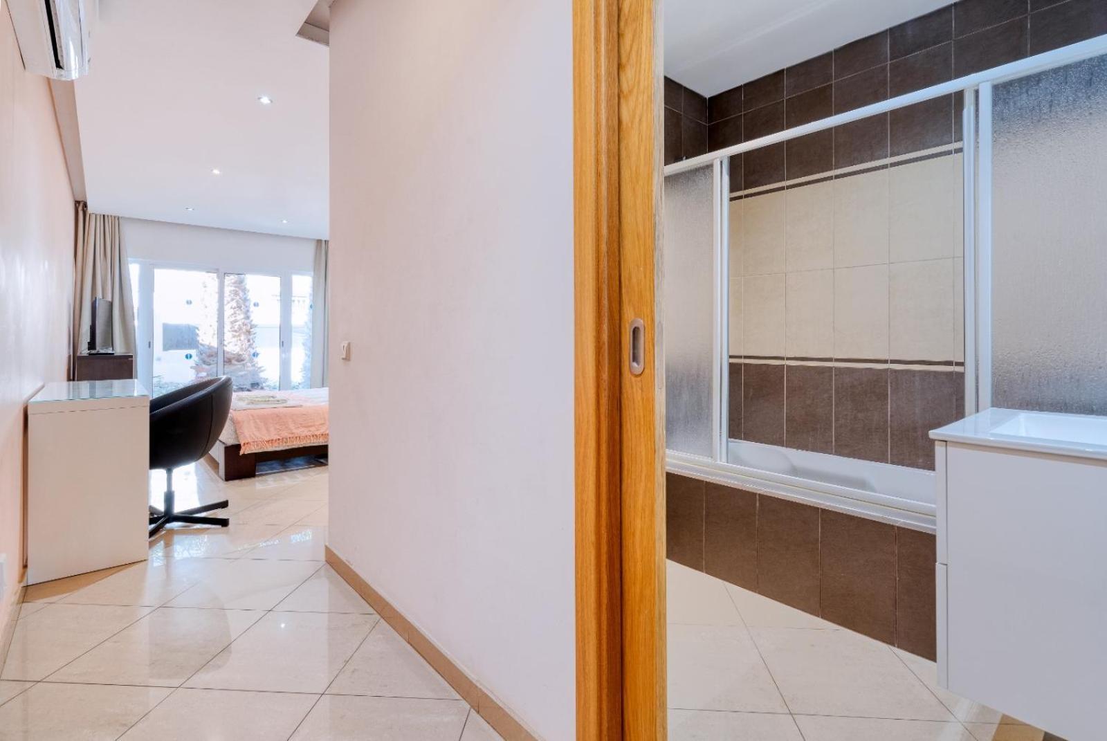 Full Private 300Sqm Villa Jacuzzi Heated Pool Ideal & Quiet Location 알부페이라 외부 사진